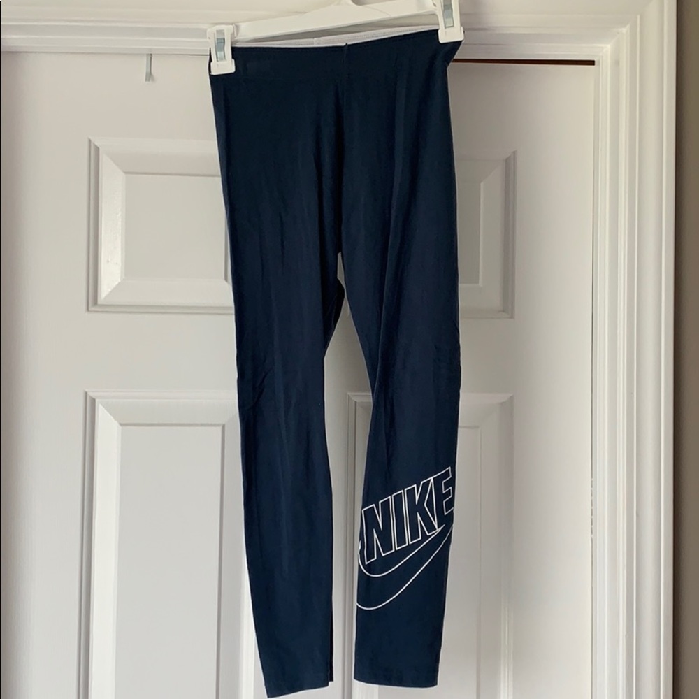 Like New Nike Capri Leggings